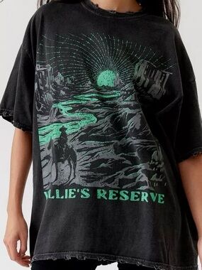 UO Willie's Reserve Cowboy Distressed
Oversized Tee